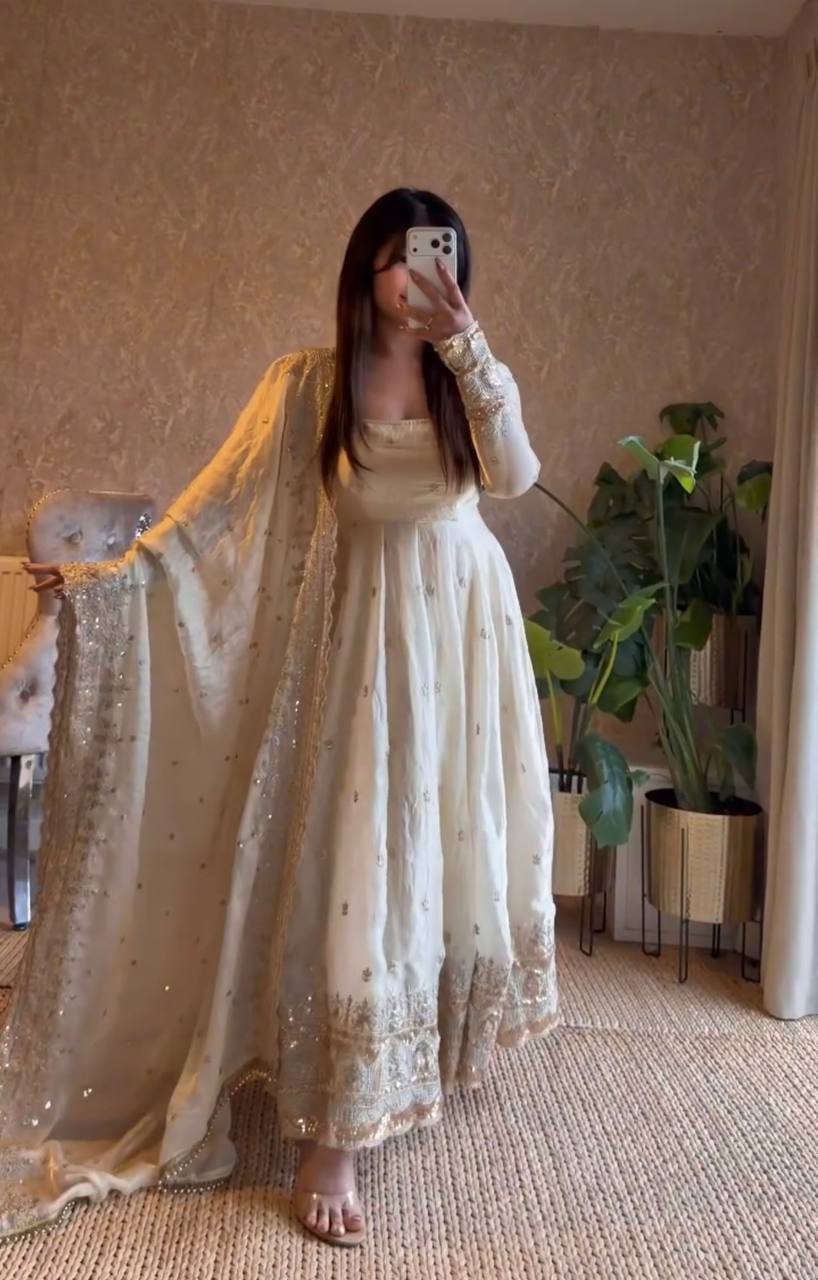 Off-White  Fendy Silk Embroidered Sequins Work Suit Set
