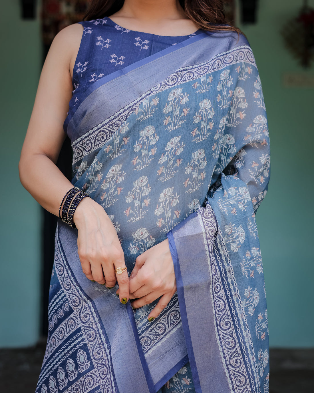 Elegant Blue Pure Cotton Linen Saree with Floral Pattern