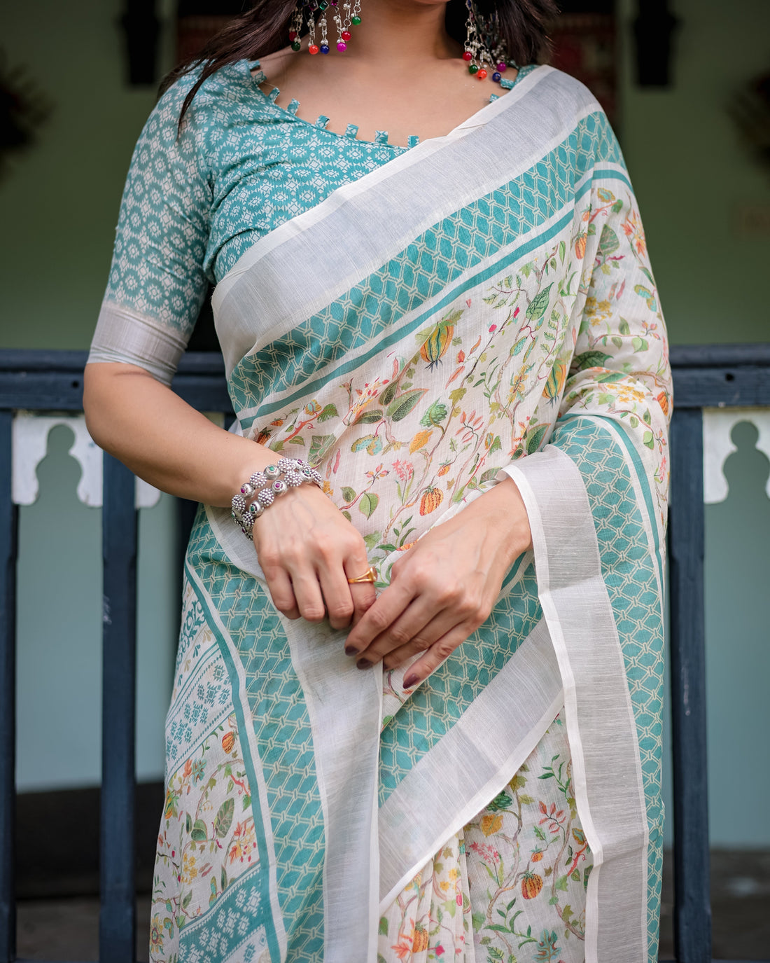 Elegant Floral Printed Pure Cotton Linen Saree in Ivory
