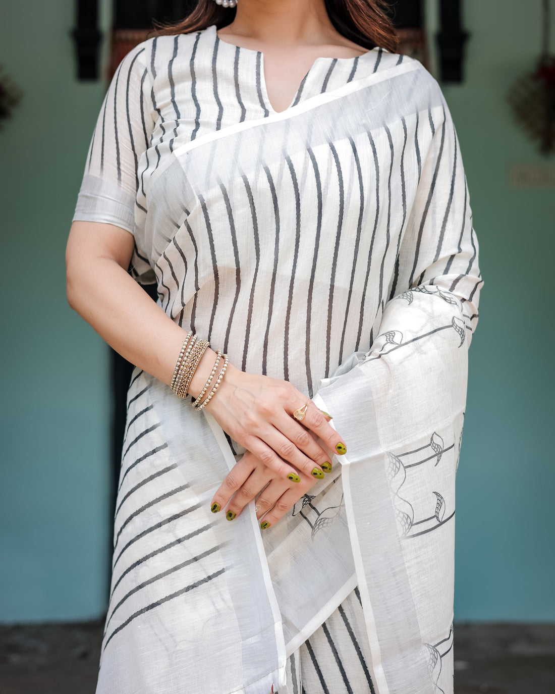 White and Black Pure Cotton Linen Saree with Striped Pattern