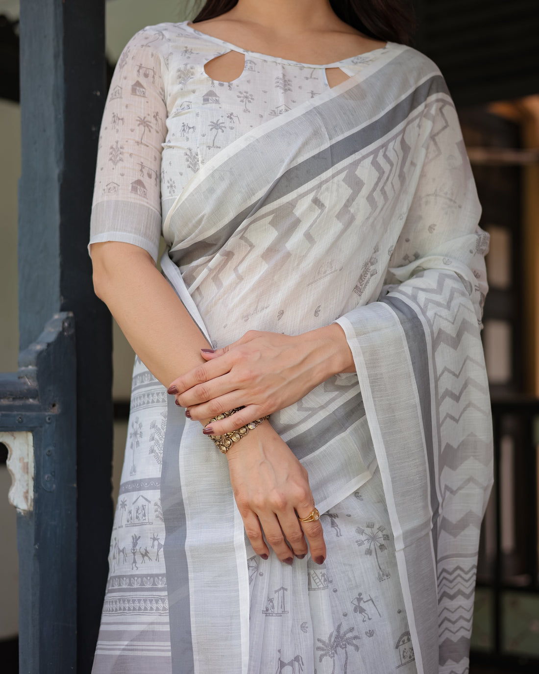 Elegant Pure Cotton Linen Saree with Intricate Grey and White
