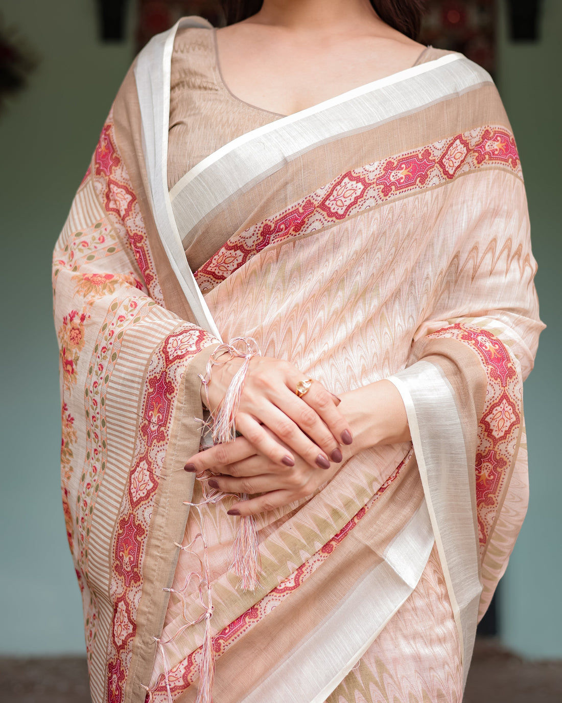 Beige and Pink Floral Printed Pure Cotton Linen Saree