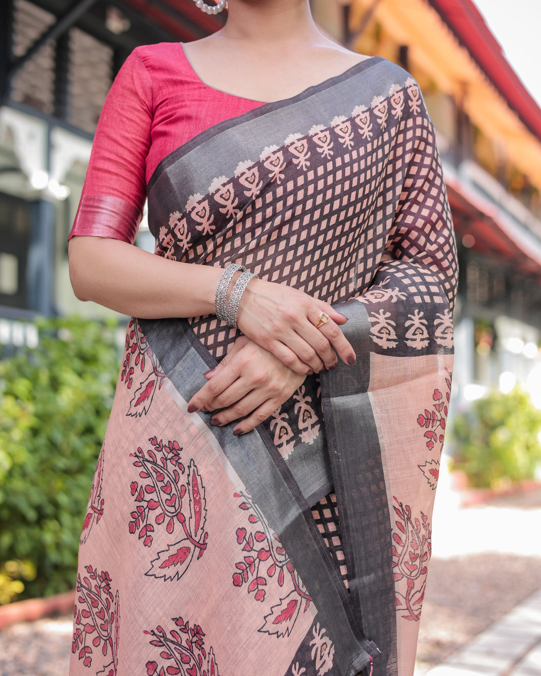 Peach and Black Floral and Geometric Design Pure Cotton Linen Saree
