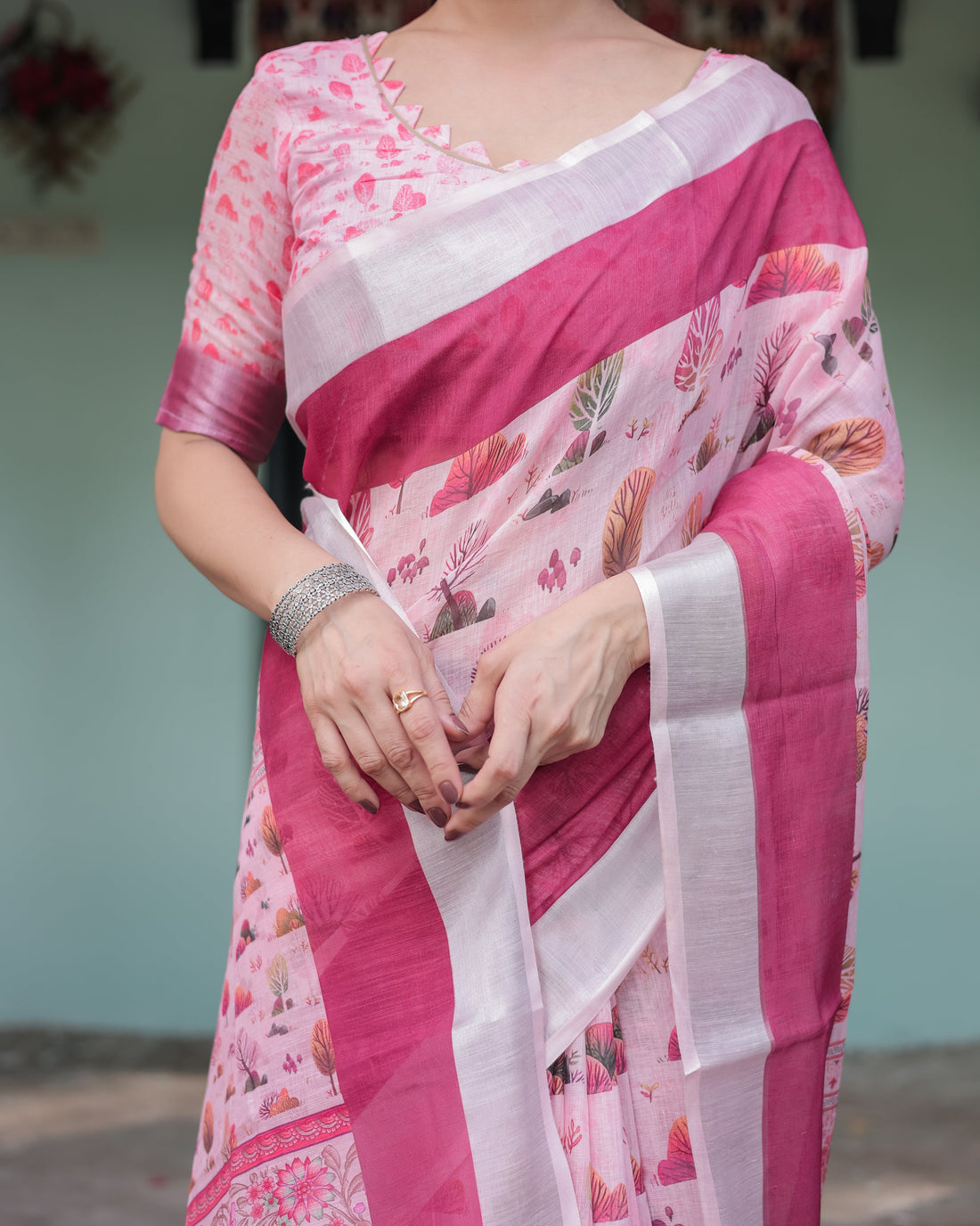 Soft Pink and Magenta Floral & Foliage Print Cotton Linen Saree