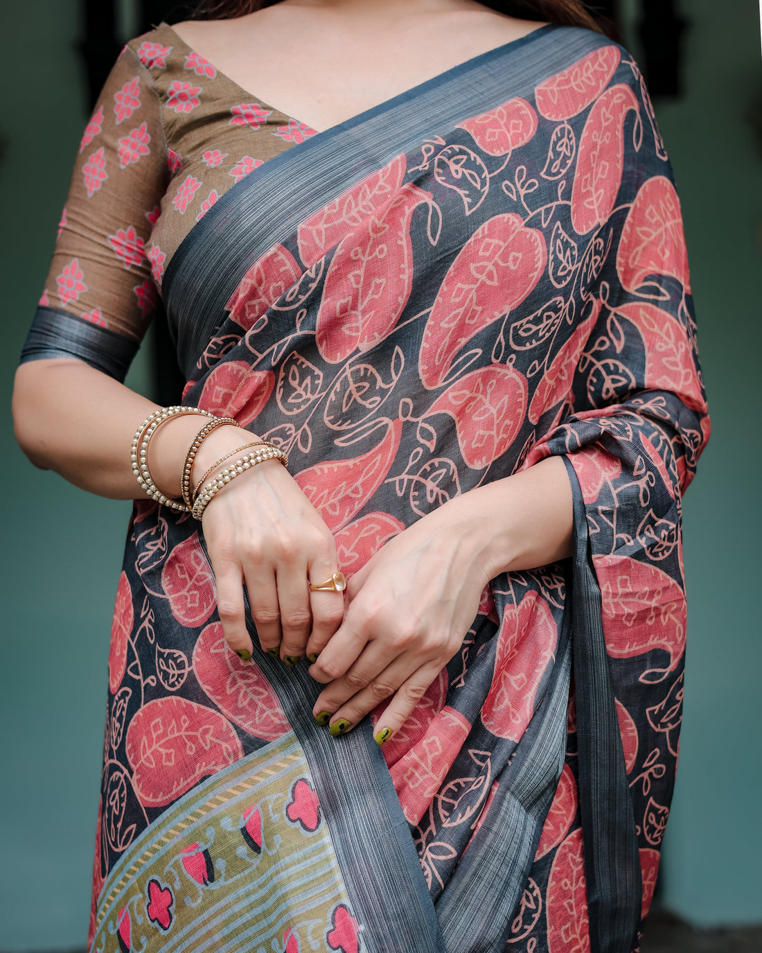 Charcoal Black Pure Cotton Linen Saree with Leafy Paisley