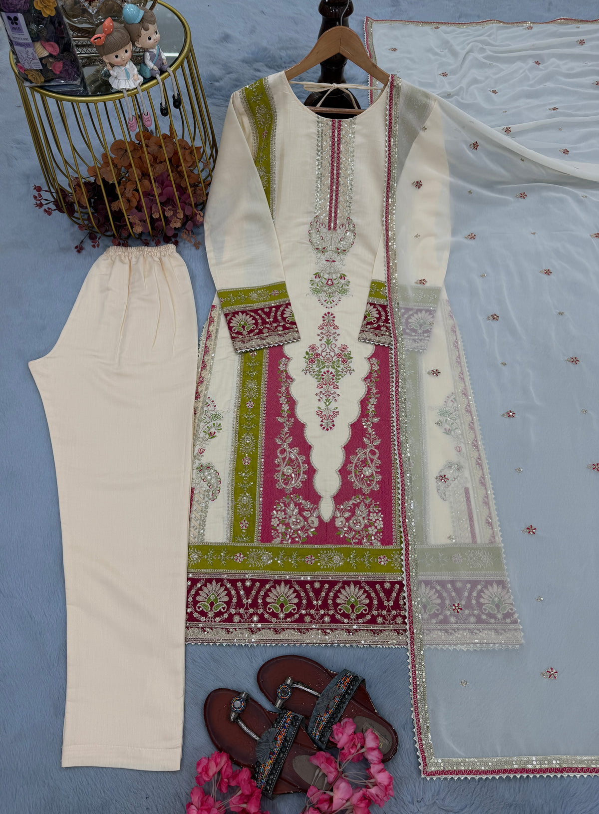 Cream Roman Silk Kurta Pant Set with Dupatta, view 4