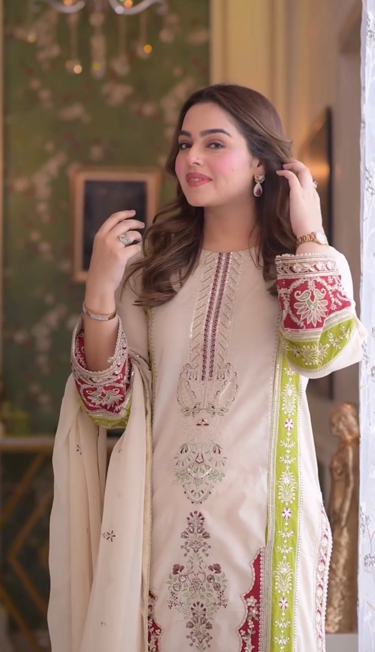 Cream Roman Silk Kurta Pant Set with Dupatta, view 2