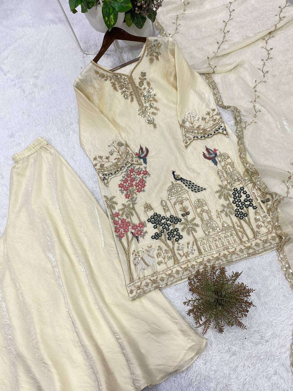 Off-White Fendy Silk Sequin Kurta Palazzo Set, view 6