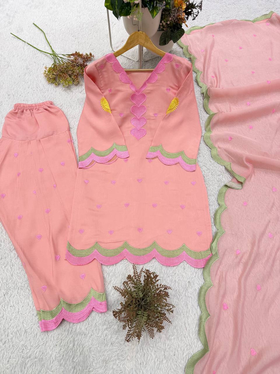 Peach Pink Mul Chanderi Embroidered Kurta Salwar Set, view 3