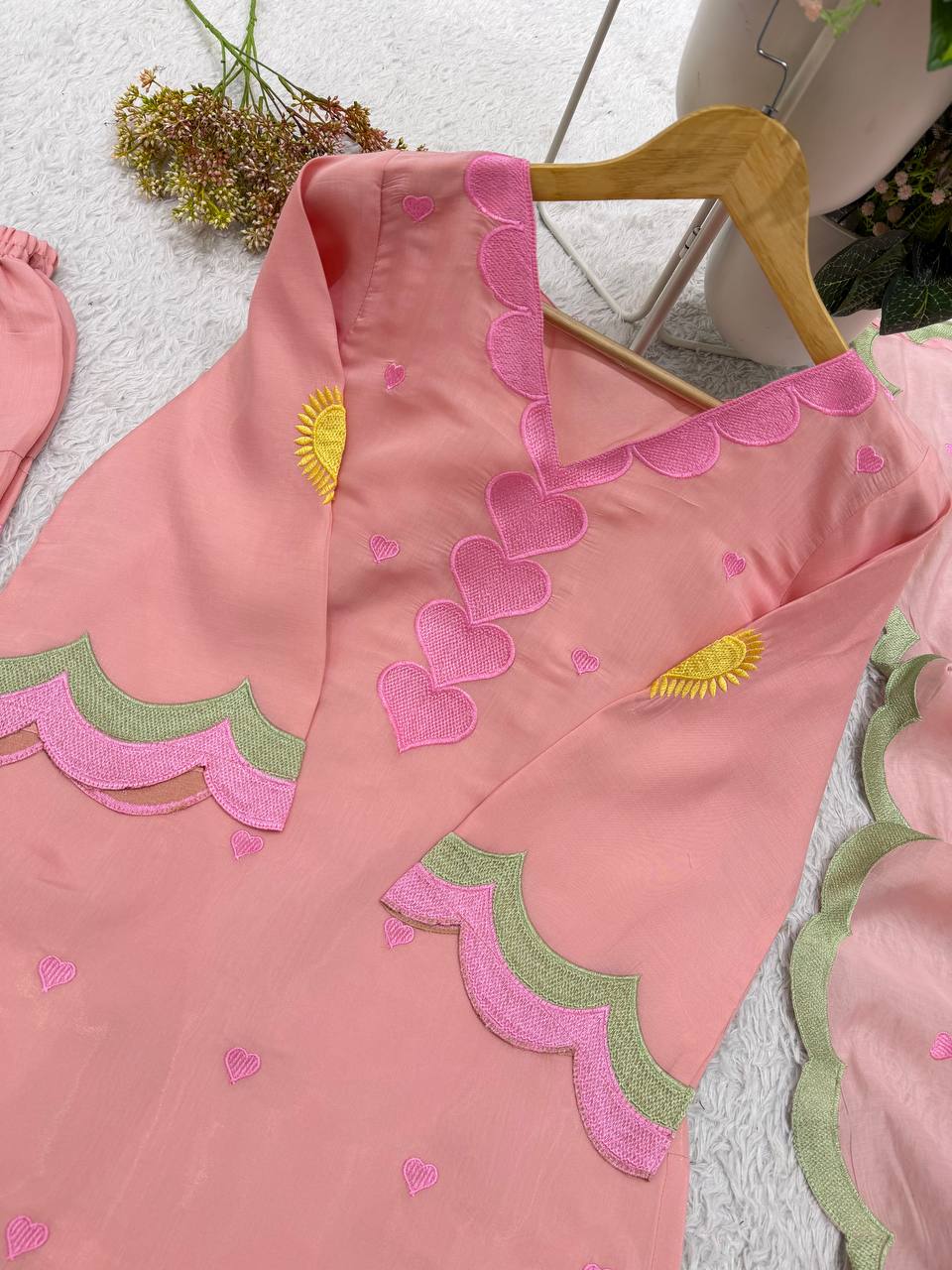 Peach Pink Mul Chanderi Embroidered Kurta Salwar Set, view 4