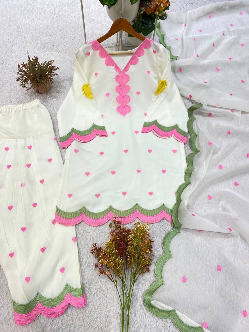 Off-White Mul Chanderi Embroidered Kurta Salwar Set, view 3