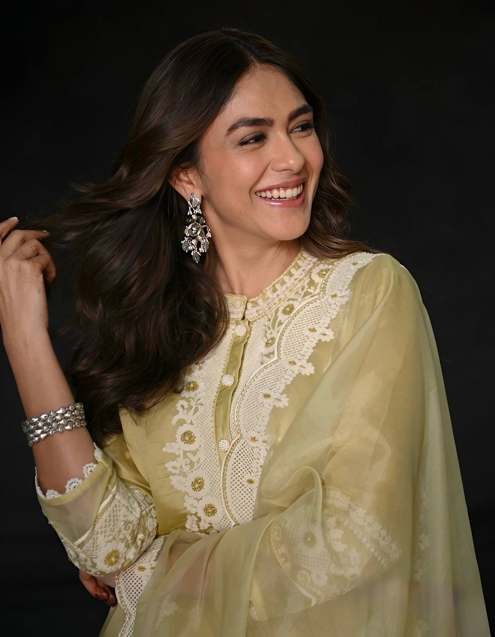 Butter Yellow Roman Silk Embroidered Kurta Salwar Set, view 3