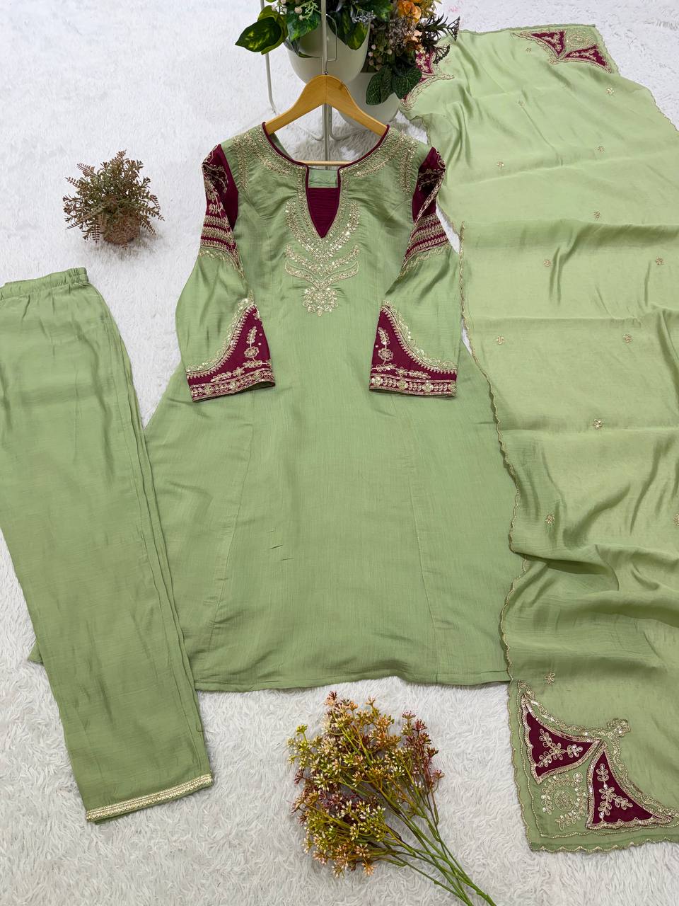 Pista Green Mul Chanderi Kurta Palazzo Set 509, view 2