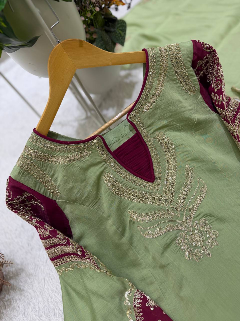 Pista Green Mul Chanderi Kurta Palazzo Set 509, view 3