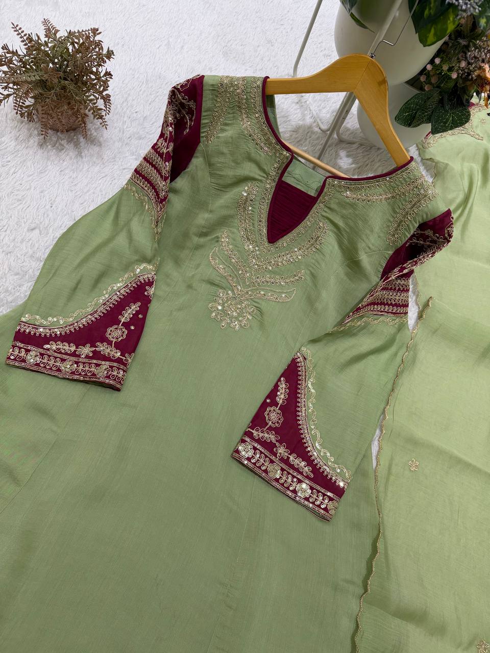 Pista Green Mul Chanderi Kurta Palazzo Set 509, view 5