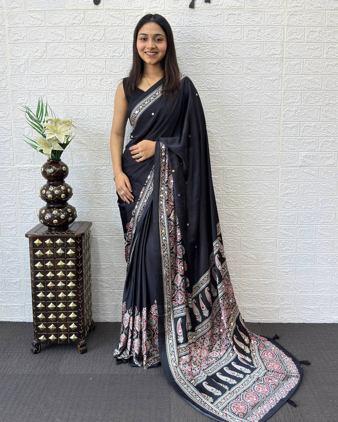 Classic Black Modal Silk Saree with Paisley Designer Pallu, Intricate Floral