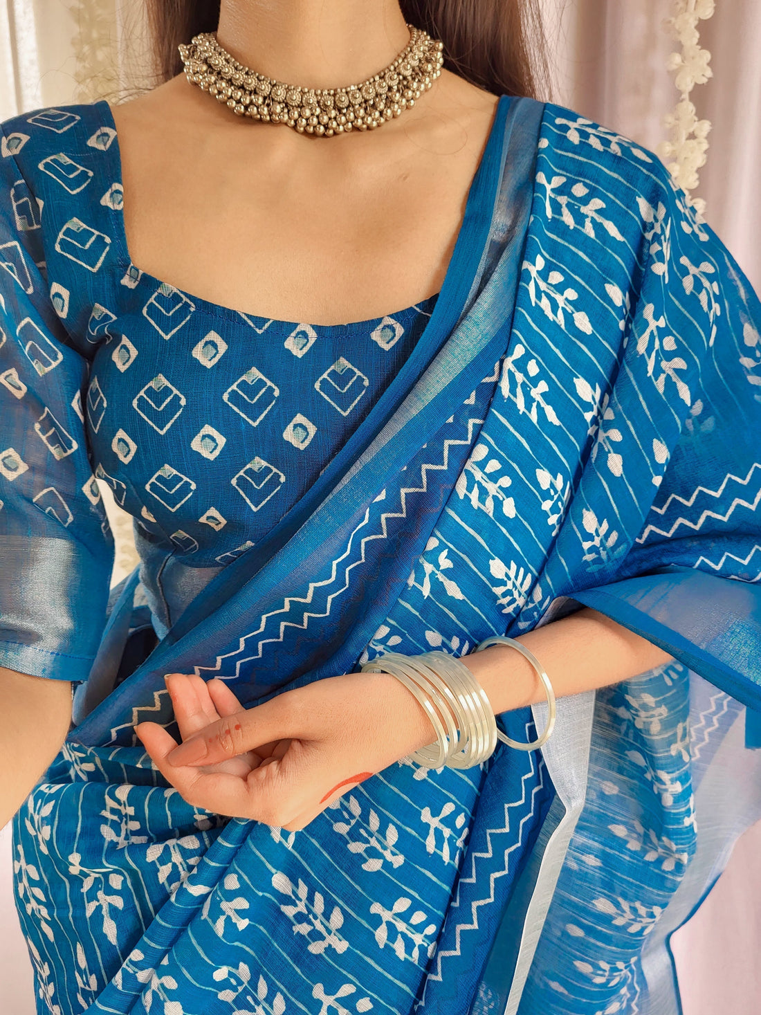 Elegant Blue Pure Linen Saree with Tassels