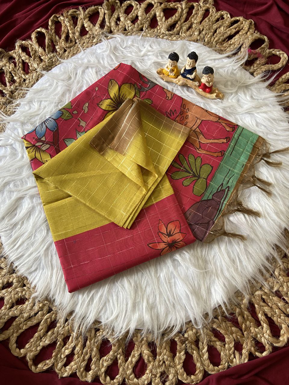 Red Semi Tussar Silk Floral Print Saree, view 2