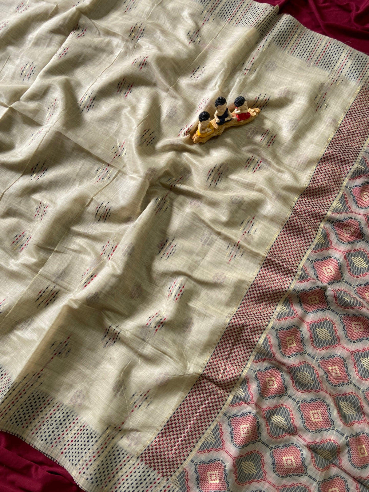 Beige Muga Cotton Woven Motif Saree, view 3