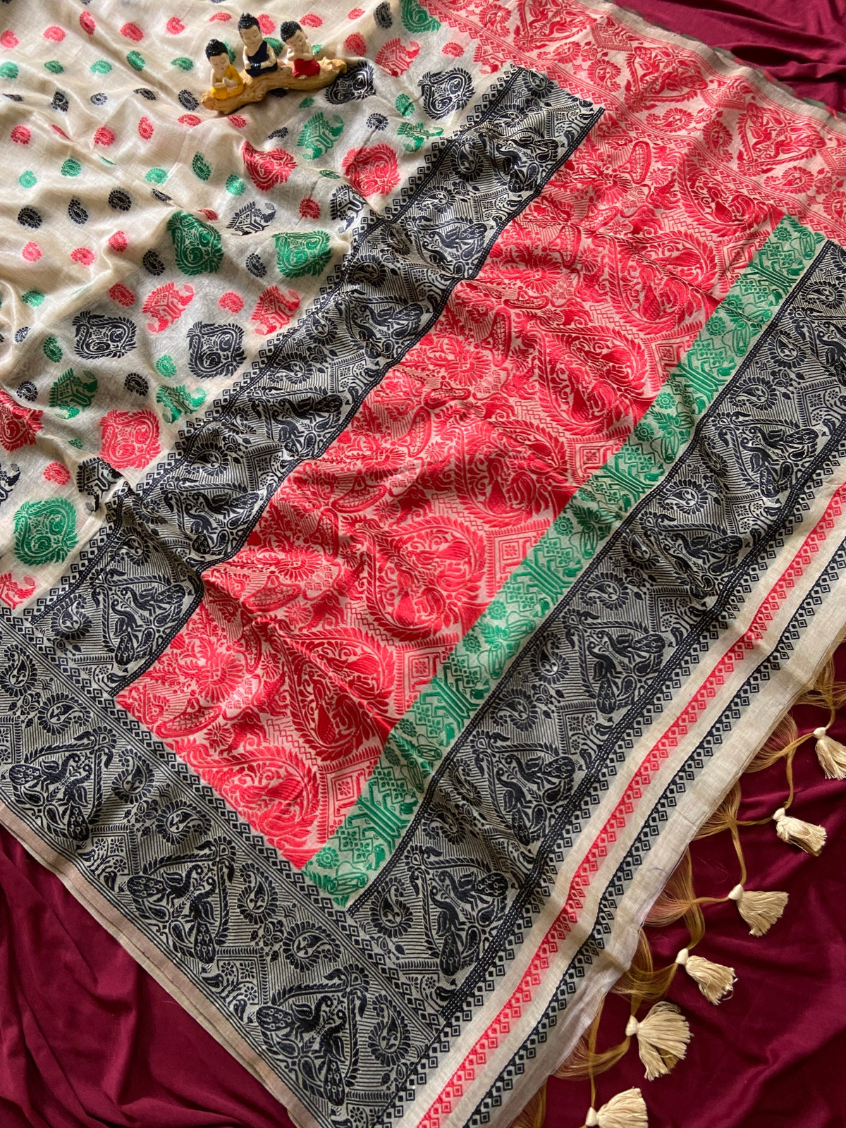Off-White Muga Cotton Ganga Jamuna Border Saree, view 2