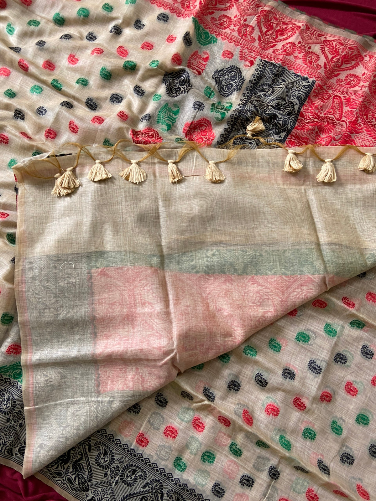Off-White Muga Cotton Ganga Jamuna Border Saree, view 4