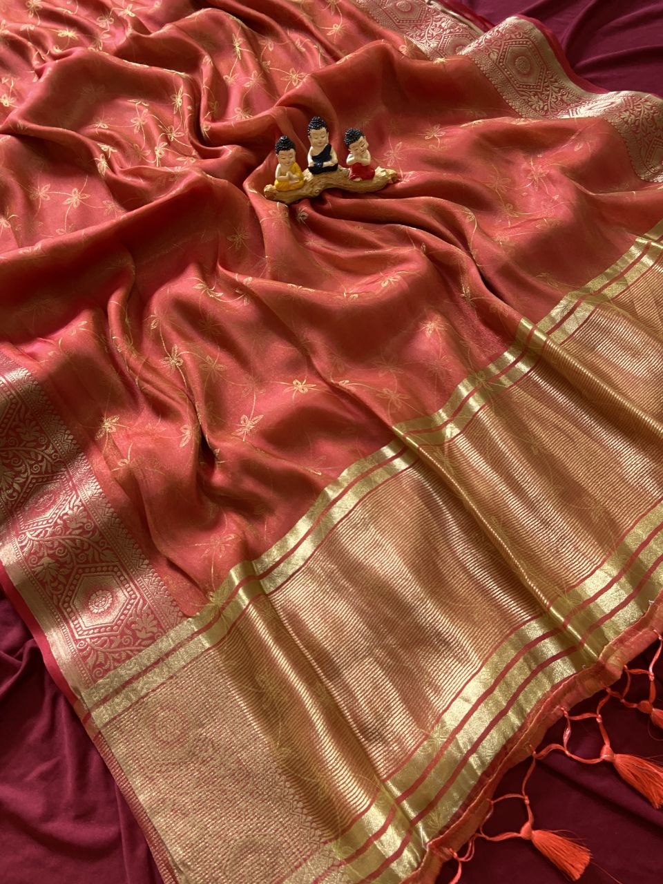 Coral Fendy Satin Lagdi Patta Saree, view 2