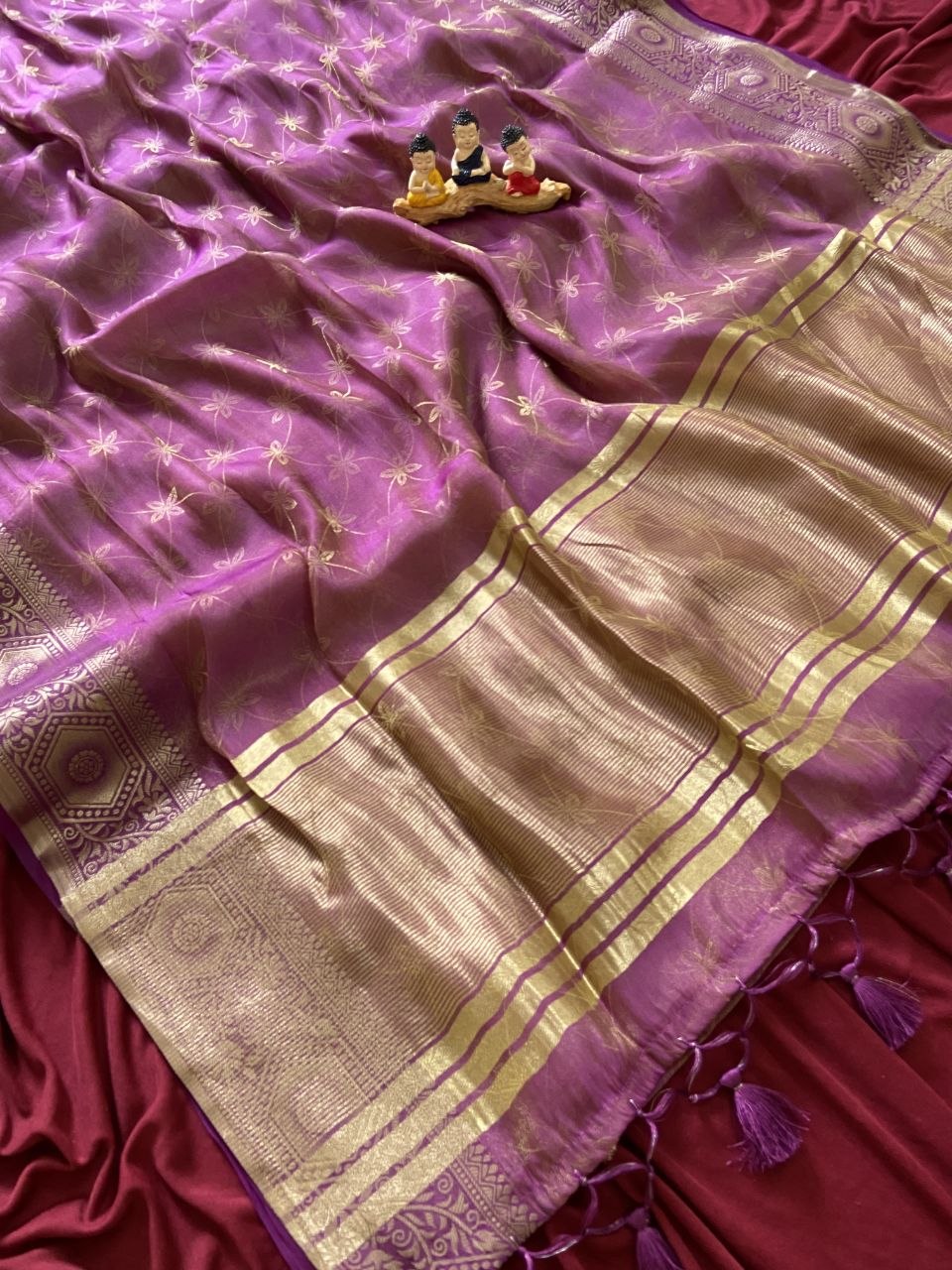 Mauve Fendy Satin Lagdi Patta Saree, view 2