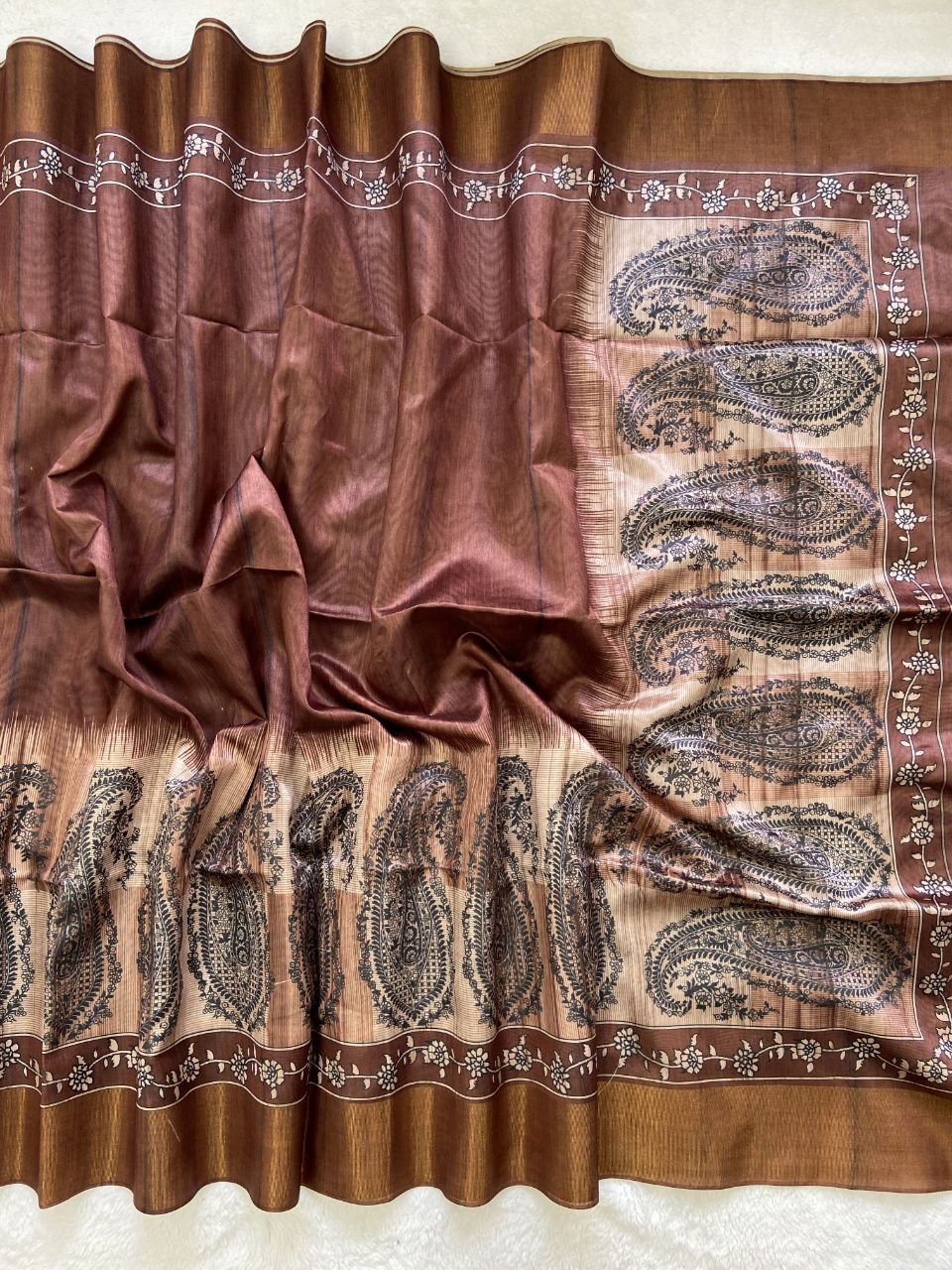 Copper Brown Tussar Silk Paisley Print Saree, view 2