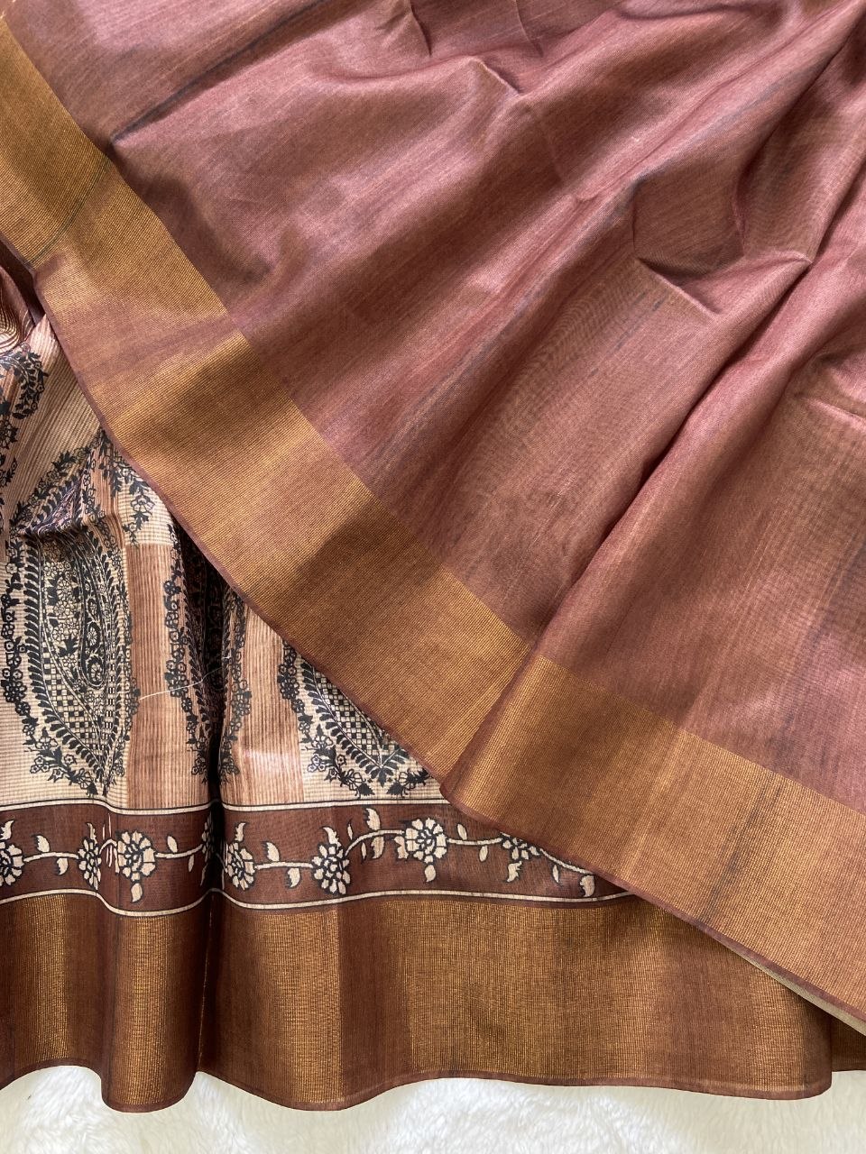 Copper Brown Tussar Silk Paisley Print Saree, view 3