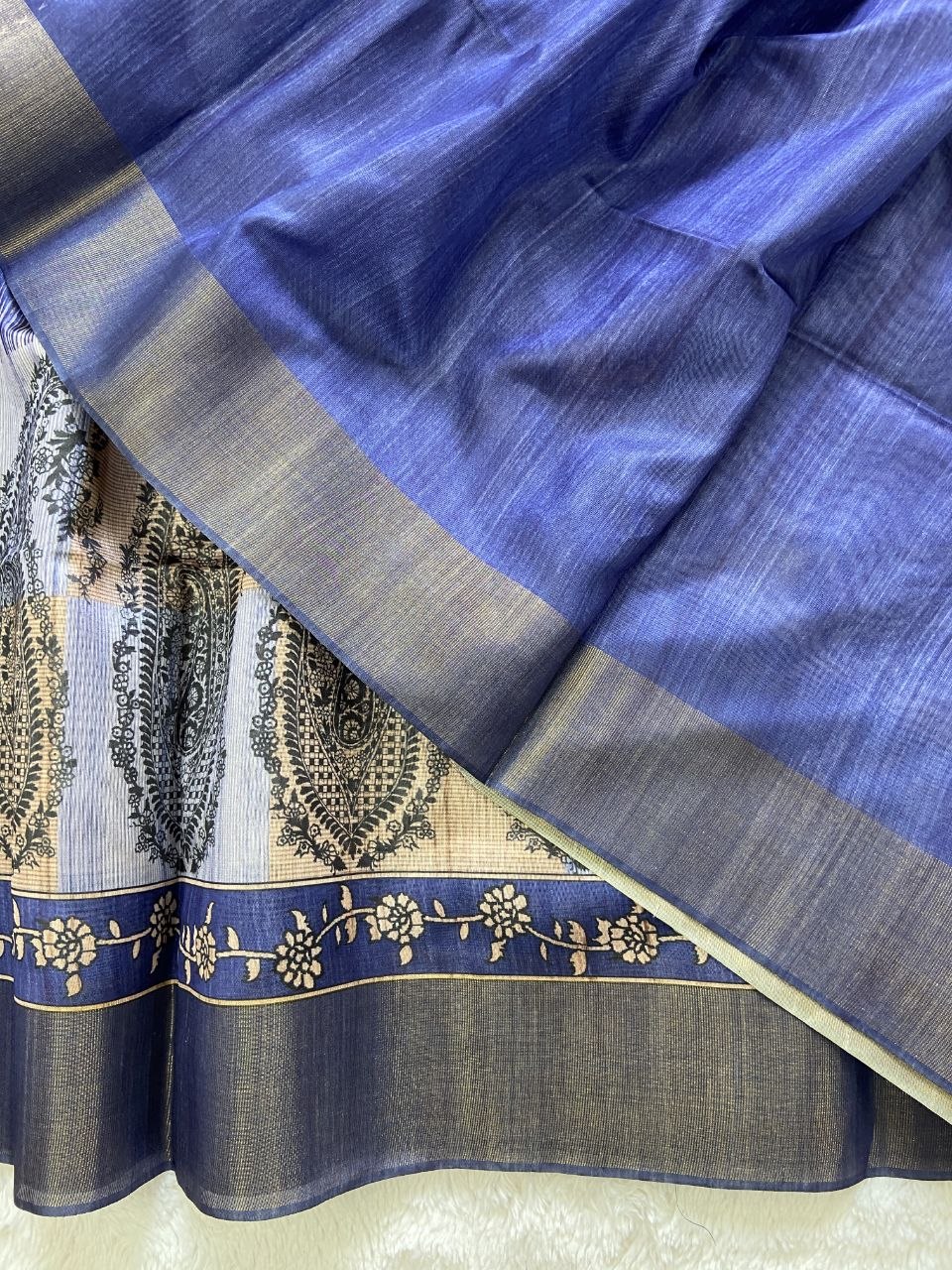 Royal Blue Tussar Silk Paisley Print Saree, view 3