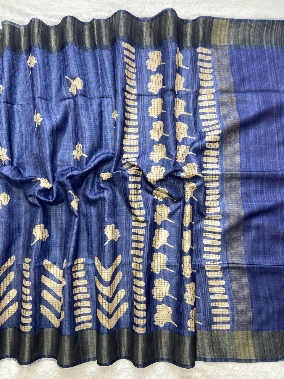 Royal Blue Tussar Silk Geometric Print Saree, view 2