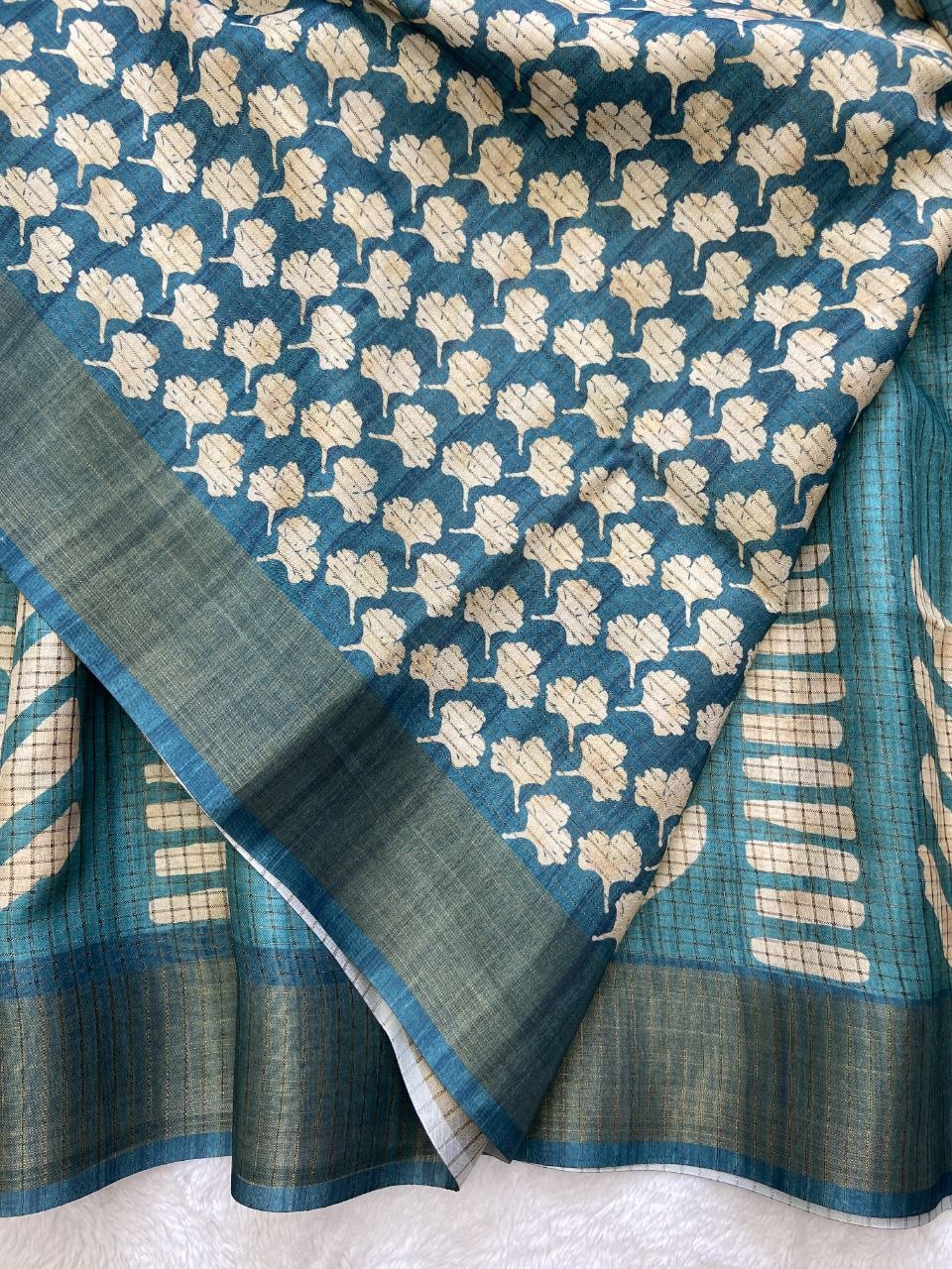 Teal Tussar Silk Geometric Print Saree, view 3