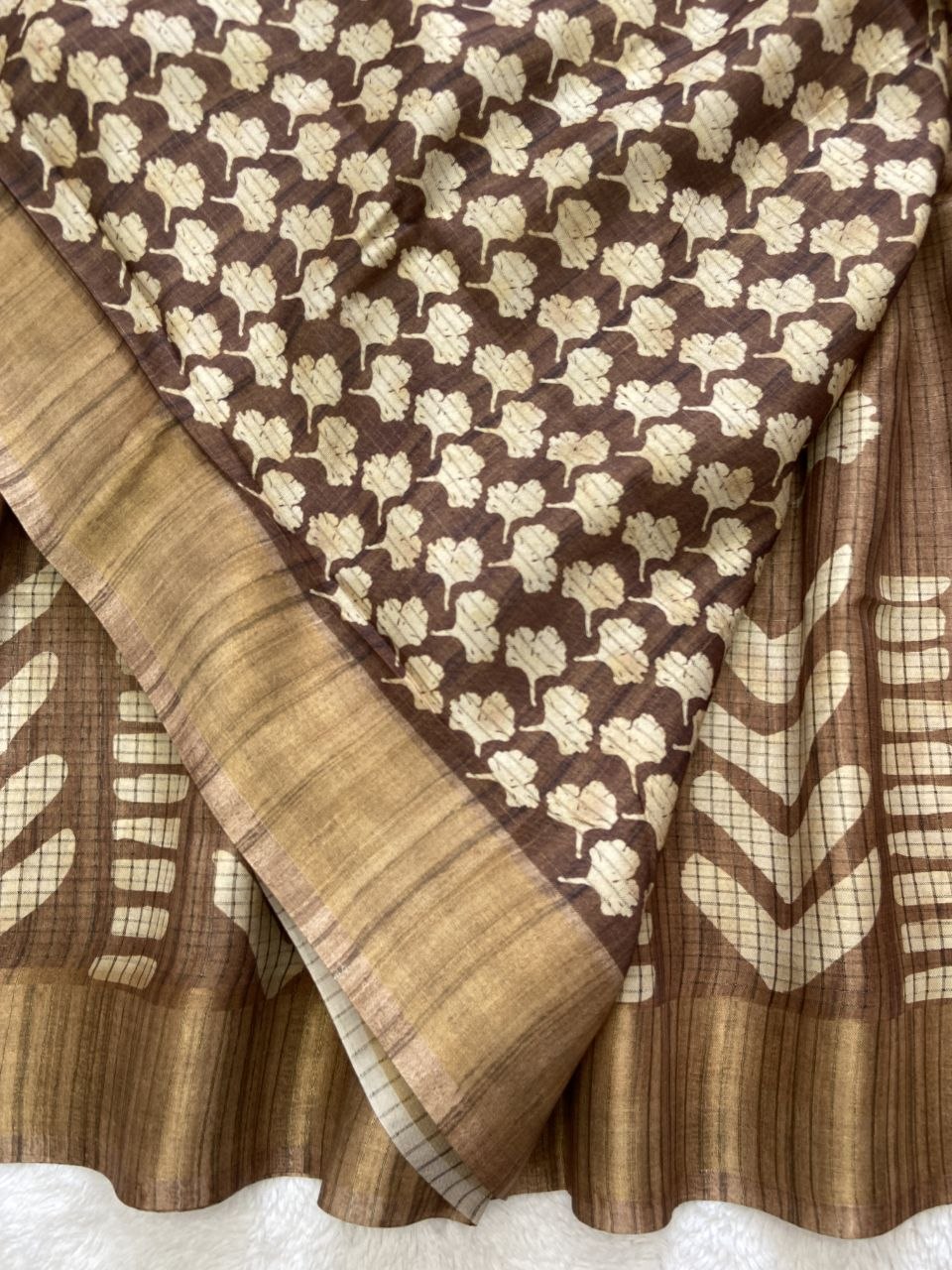 Brown Tussar Silk Geometric Print Saree, view 3