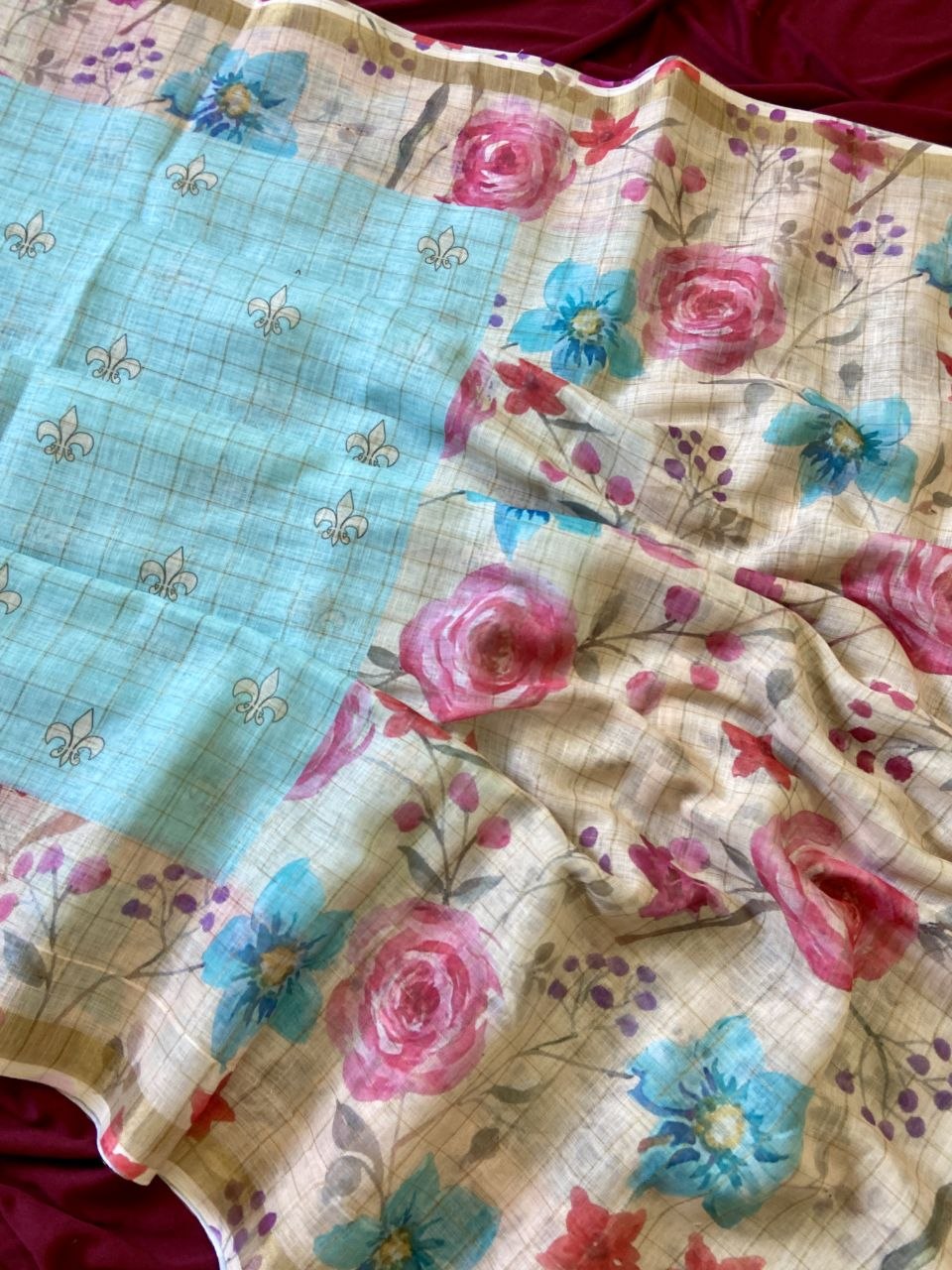 Aqua Linen Rose Print Saree with Zari Border, view 3