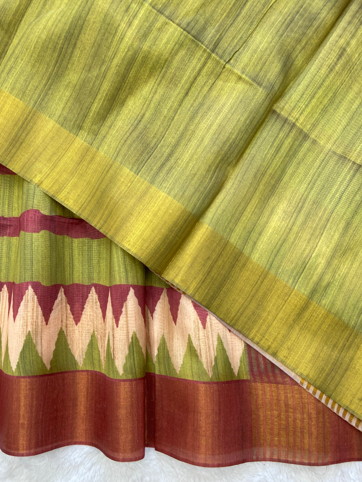 Maroon and Lime Tussar Silk Temple Border Saree, view 3