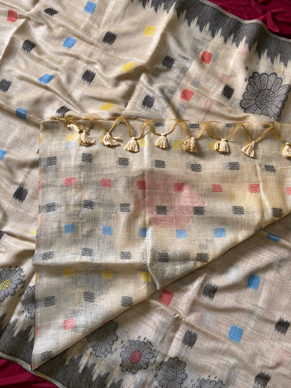 Beige Muga Cotton Temple Border Saree, view 4