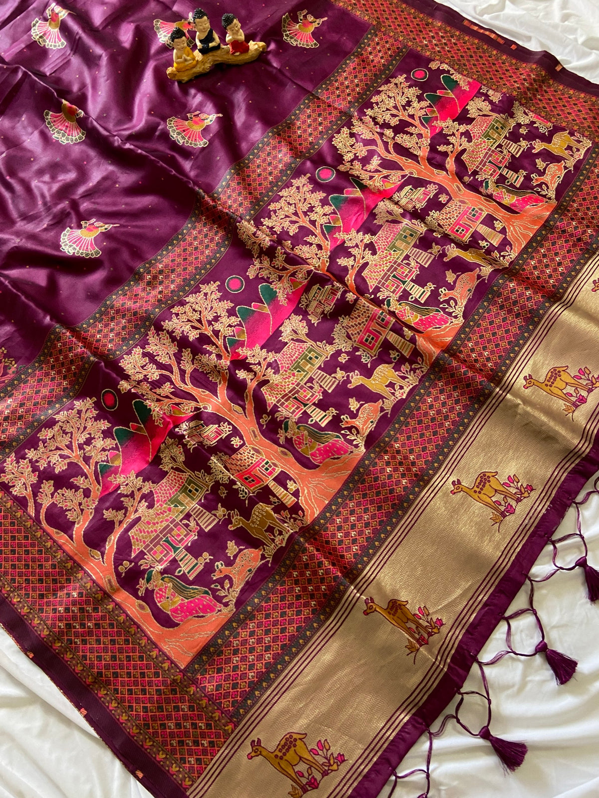 Magenta Pashmina Silk Zari Woven Saree, view 3