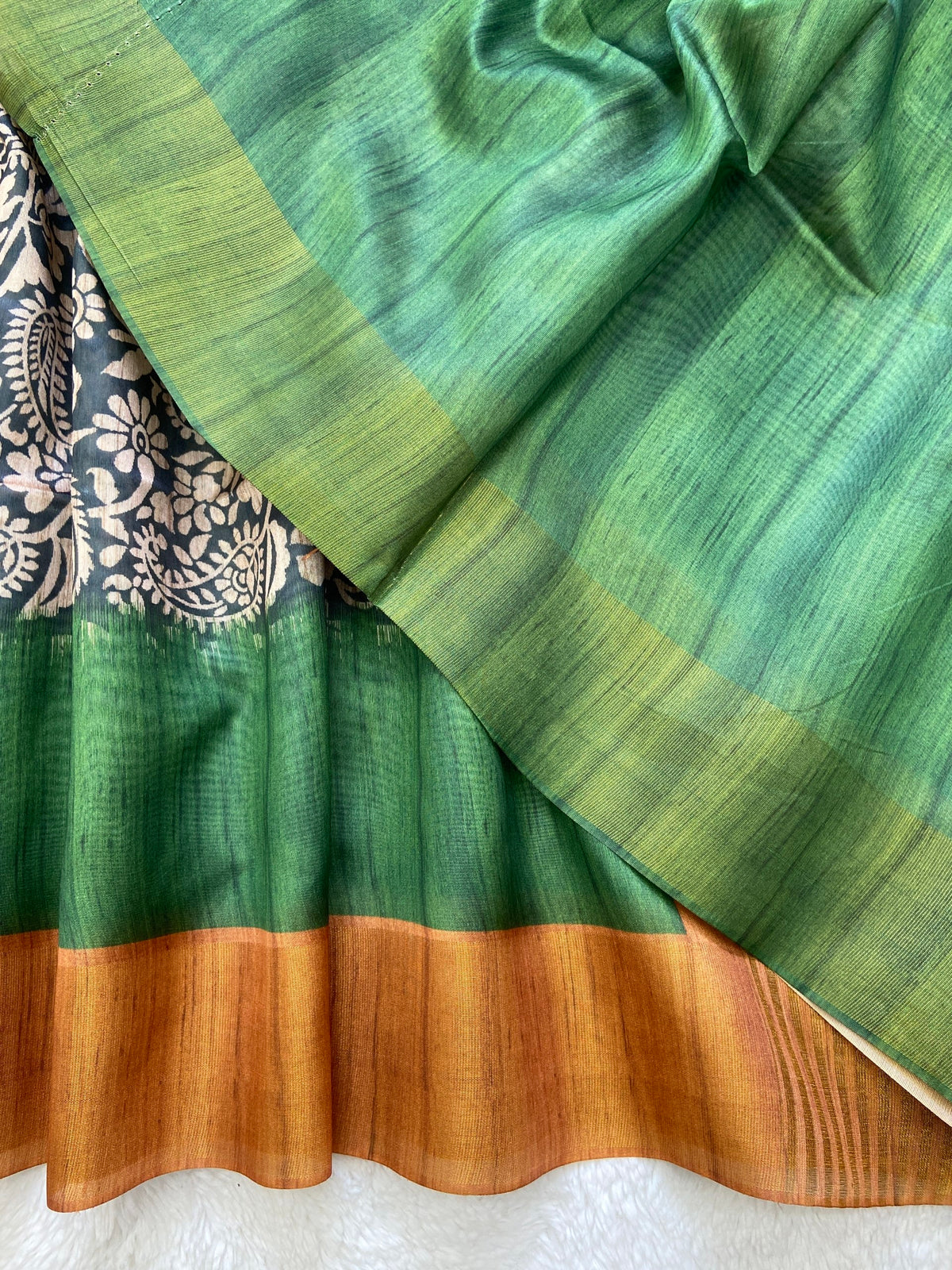 Green and Orange Tussar Silk Colour Block Saree, view 3