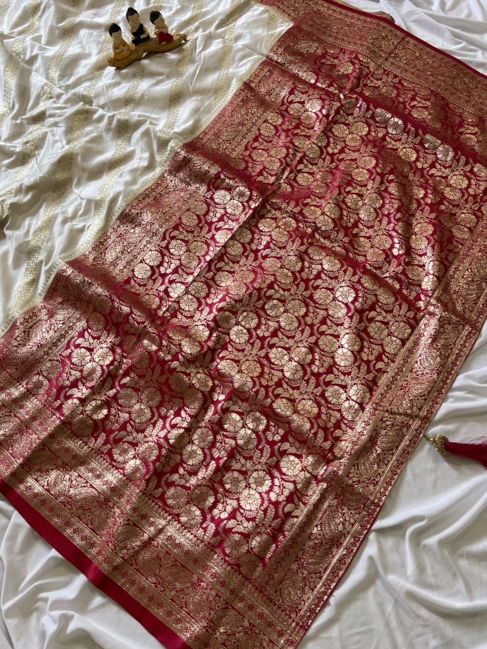 Cream Banarasi Satin Silk Woven Saree, view 2
