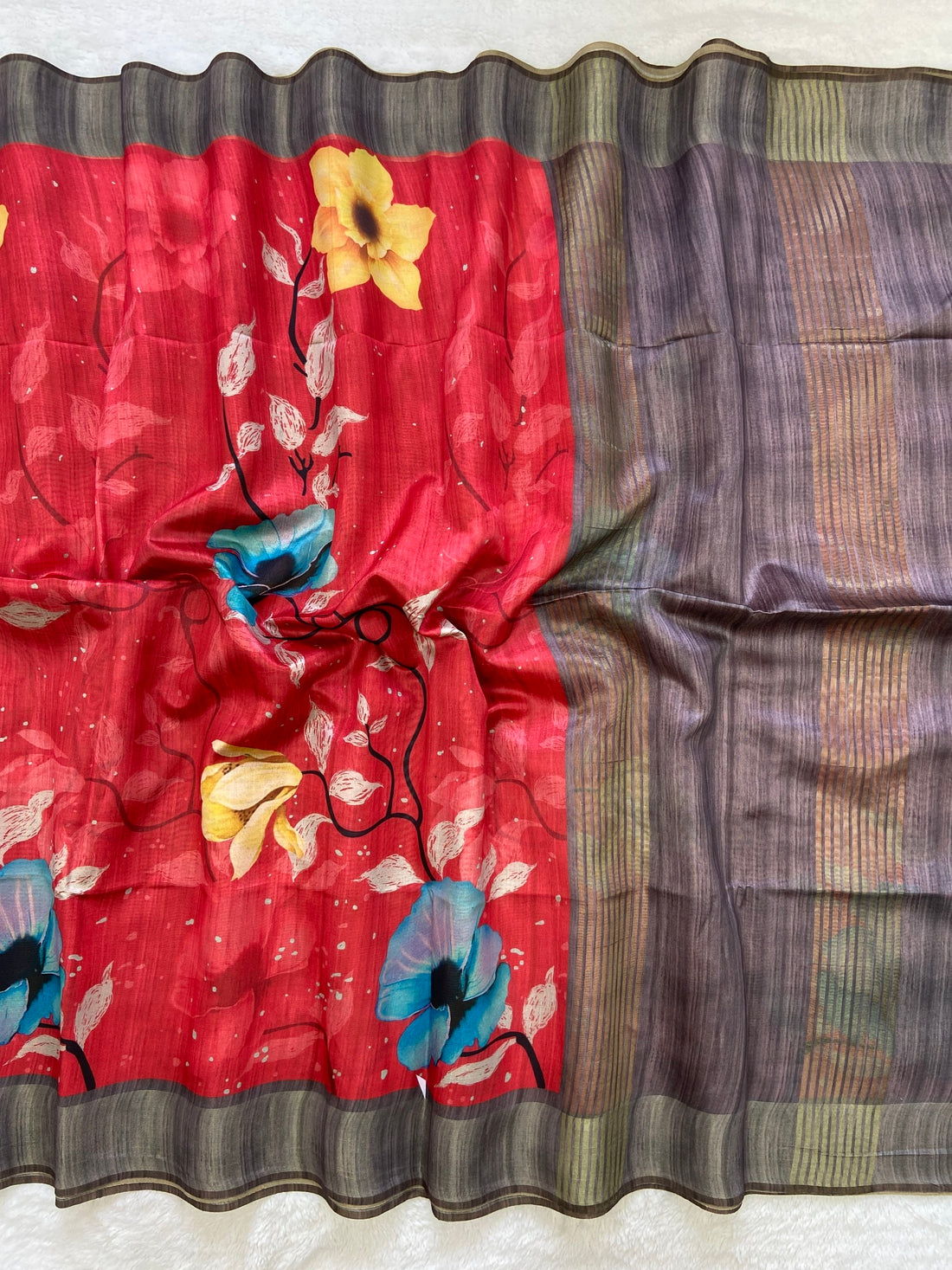 Red and Grey Tussar Silk Printed Saree with Contrast Pallu