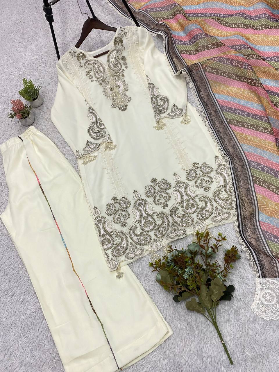 Off-White Star Georgette Sequin Kurta Palazzo Set, view 7
