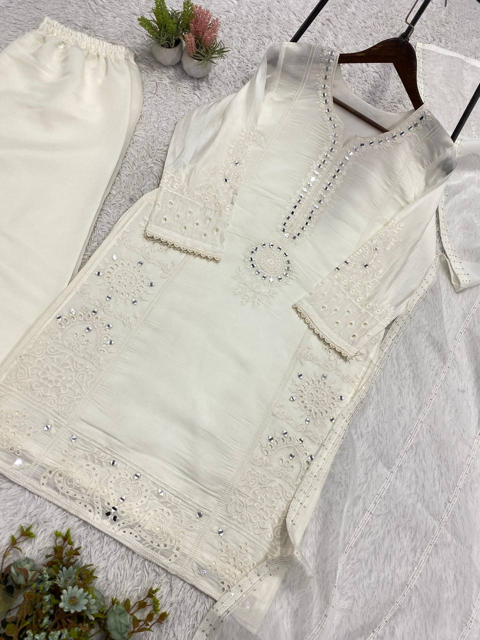 White Mul Chanderi Mirror Work Kurta Palazzo Set, view 5