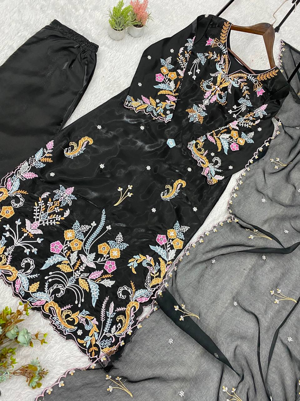 Black Glass Roman Silk Embroidered Kurta Pant Set, view 6
