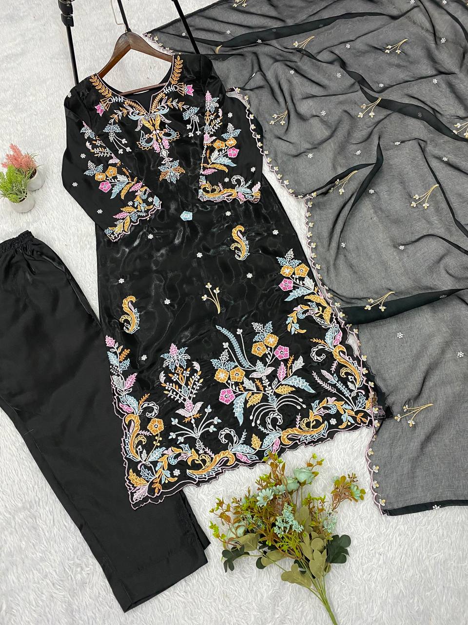 Black Glass Roman Silk Embroidered Kurta Pant Set, view 7