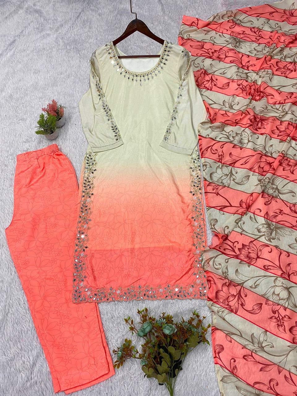 Peach Crepe Silk Mirror Work Kurta Pant Set, view 4
