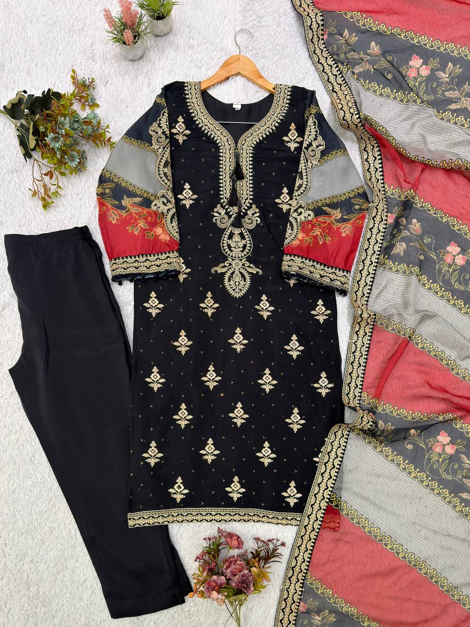Black Mul Chanderi Sequin Kurta Pant Set, view 4
