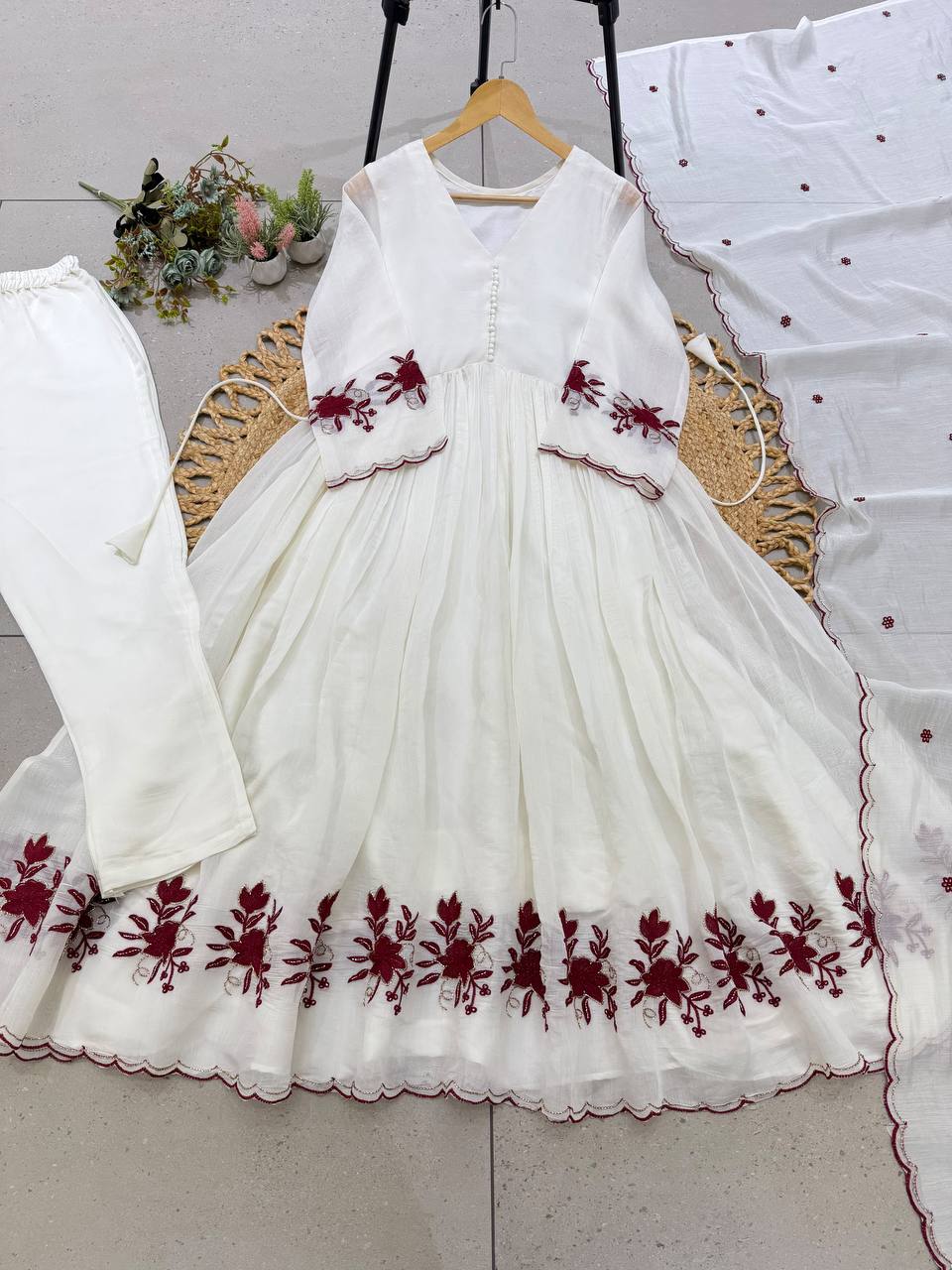 White Mul Chanderi Anarkali Gown Set 146, view 2