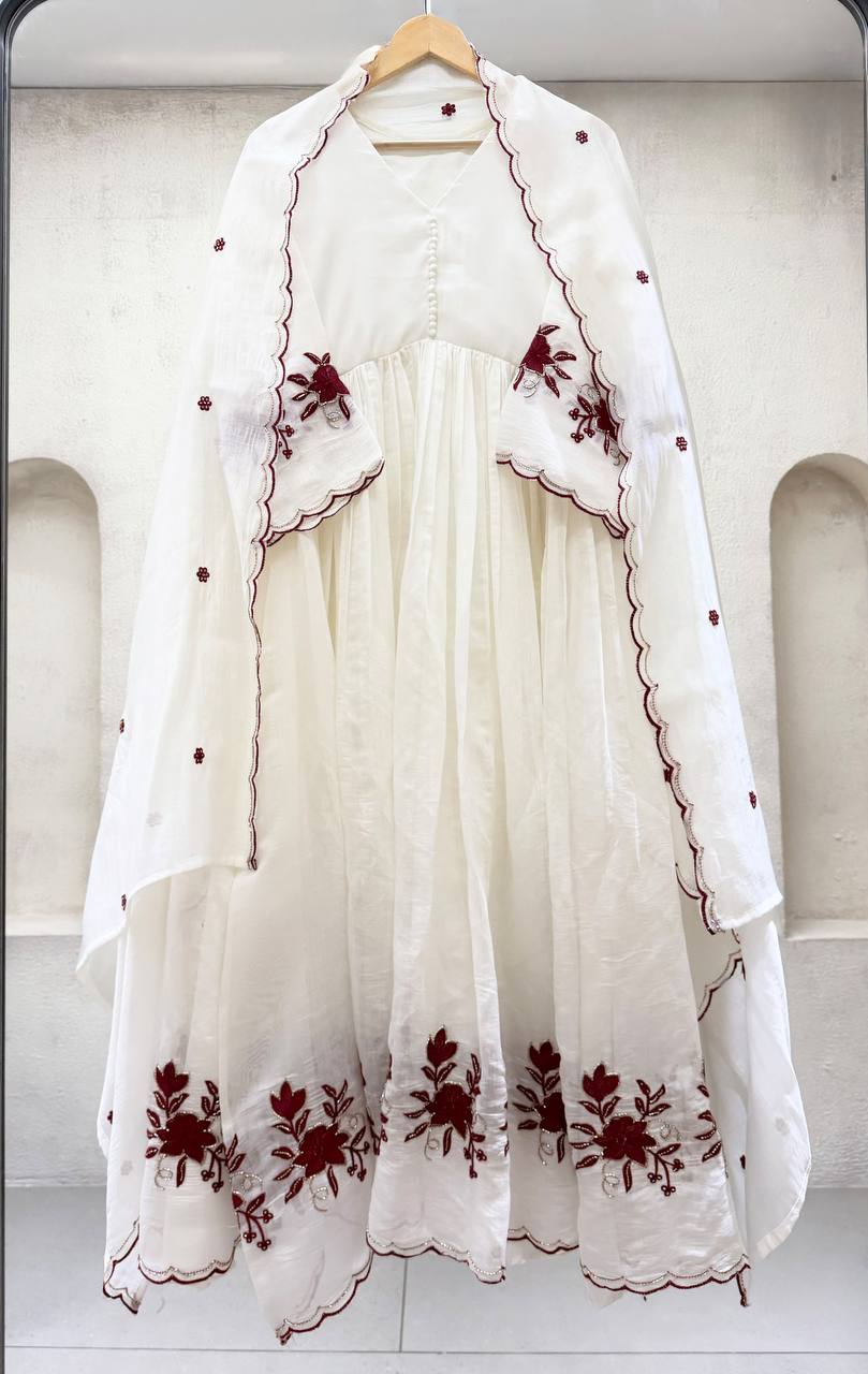 White Mul Chanderi Anarkali Gown Set 146, view 5
