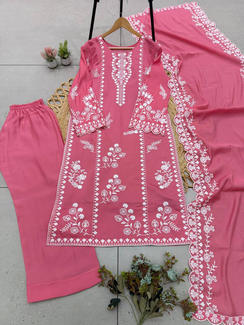 Rose Pink Mul Chanderi Embroidered Kurta Pant Set, view 5