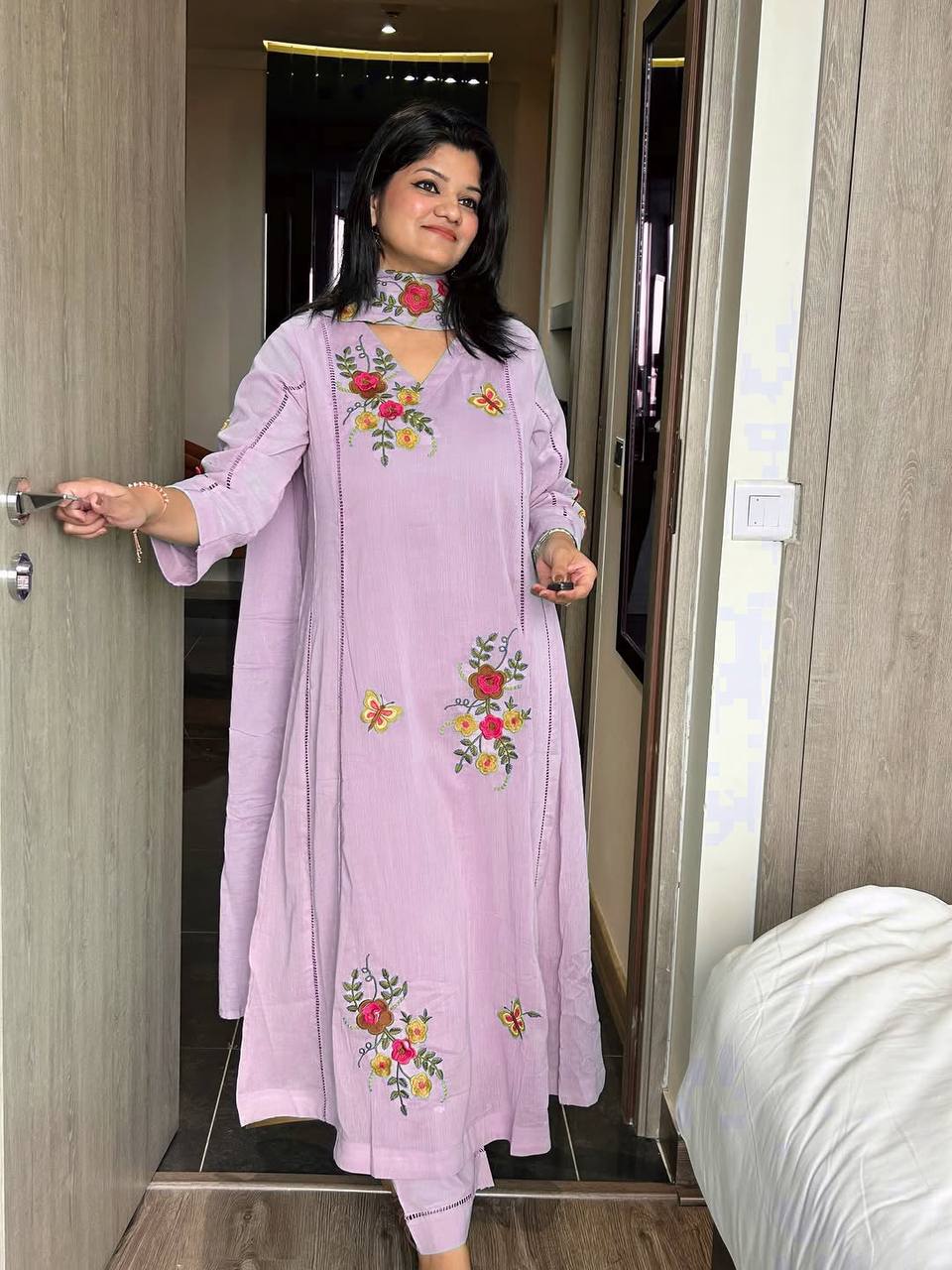 Lavender Chinon Embroidered Kurta Pant Set, view 2